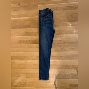 Abercrombie & Fitch Ultra High Rise Super Skinny jeans